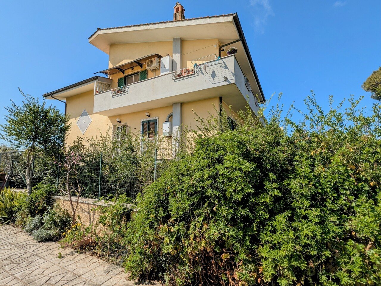 PXL_20260317_095950790~2.jpg - Three-room apartment Via Etna 10/d, Aprilia - photo 1