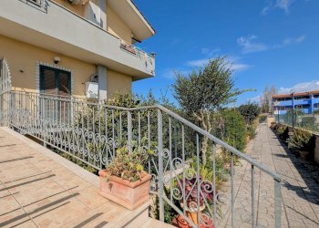 PXL_20260317_100010737~2.jpg - Three-room apartment Via Etna 10/d, Aprilia - photo 3