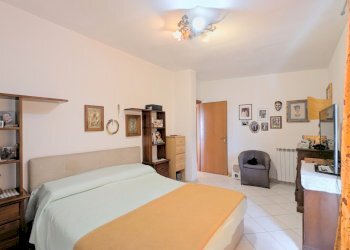 PXL_20260317_100745535.MP~2.jpg - Three-room apartment Via Etna 10/d, Aprilia - photo 15