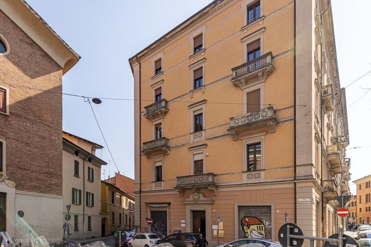 ViaRubbiani_2 (1 di 33).jpg - Ufficio Via Alfonso Rubbiani 2, Bologna (zona Centro Storico) - foto 1