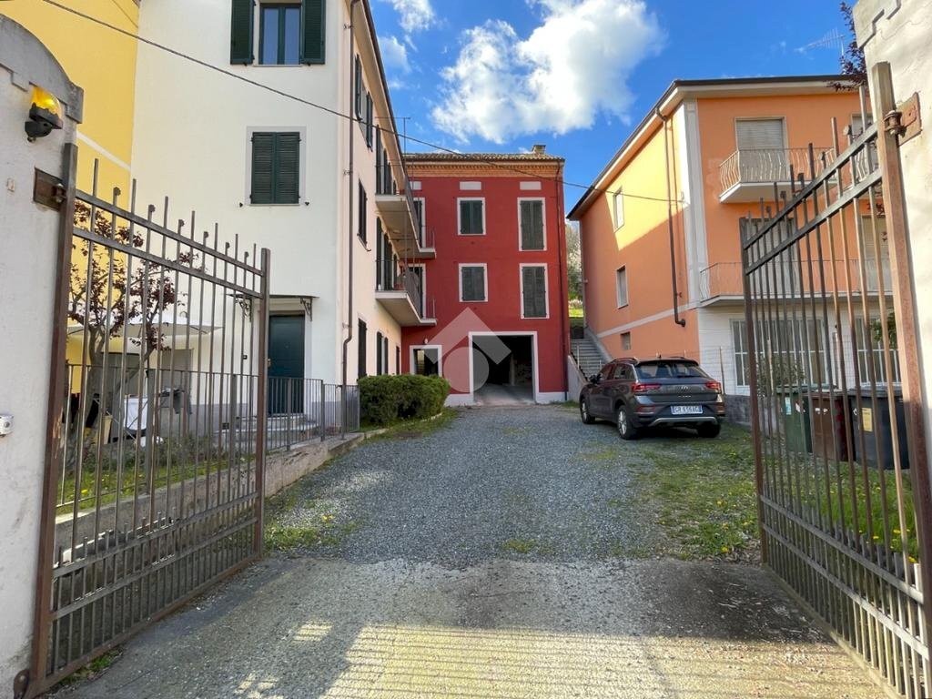Three-room apartment Via Alba, Canelli - photo 1
