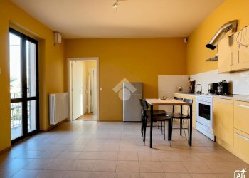 Three-room apartment Via Alba, Canelli - photo 9