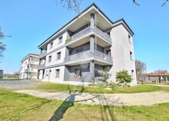 Four-room apartment Via Farini, Cigliano - photo 1