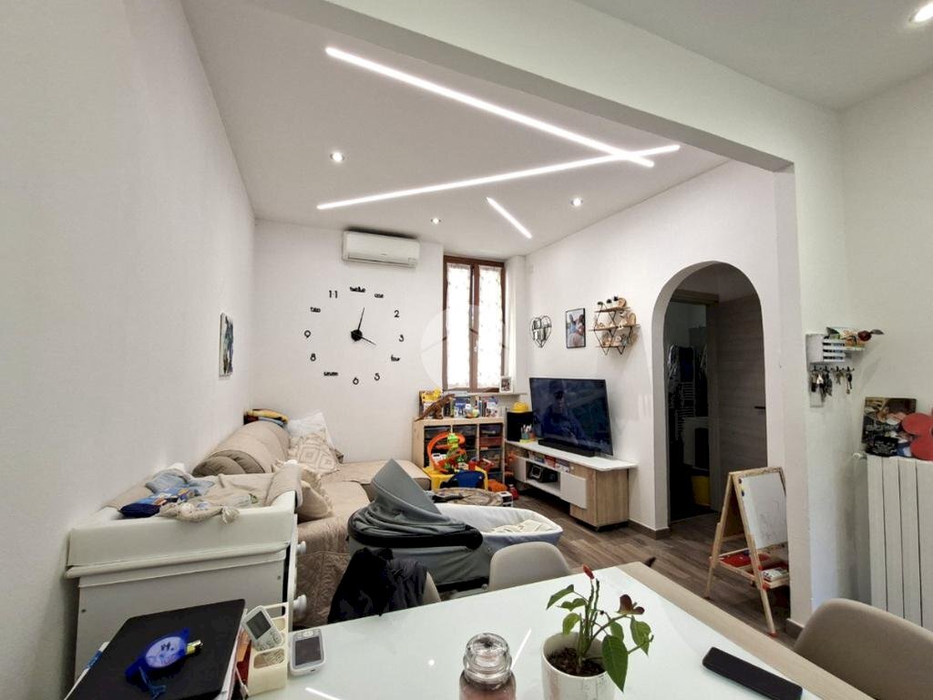 Three-room apartment Piazza Della Repubblica, Sedriano - photo 2