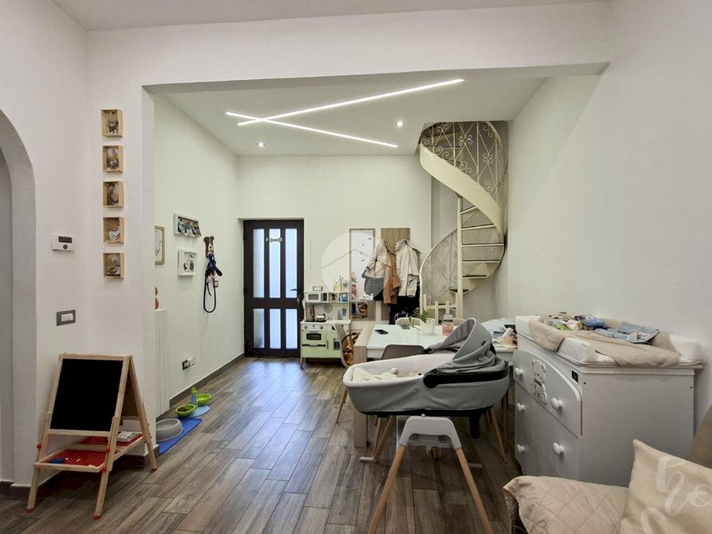 Three-room apartment Piazza Della Repubblica, Sedriano - photo 3