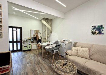 Three-room apartment Piazza Della Repubblica, Sedriano - photo 4