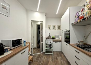 Three-room apartment Piazza Della Repubblica, Sedriano - photo 6