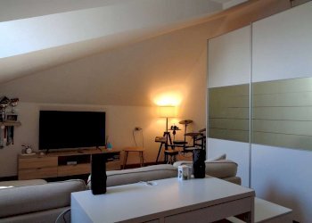 One-room apartment Bernareggio - photo 12