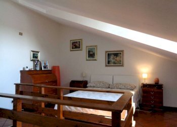 One-room apartment Bernareggio - photo 14