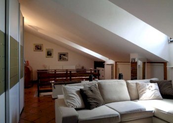 One-room apartment Bernareggio - photo 17