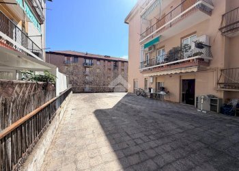 Four-room apartment Via Nino Bixio, Albisola Superiore - photo 25