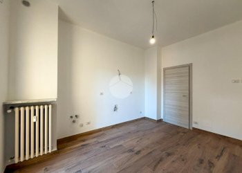 Three-room apartment Viale Camillo Benso Di Cavour, Chivasso - photo 10