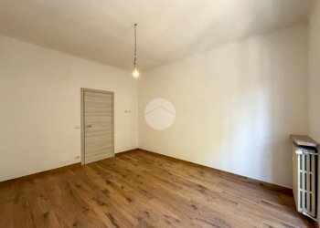 Three-room apartment Viale Camillo Benso Di Cavour, Chivasso - photo 17