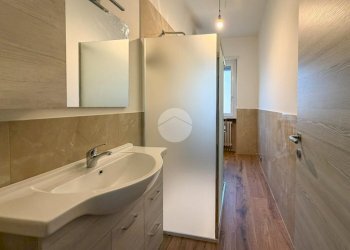 Three-room apartment Viale Camillo Benso Di Cavour, Chivasso - photo 21
