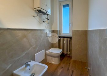 Three-room apartment Viale Camillo Benso Di Cavour, Chivasso - photo 22