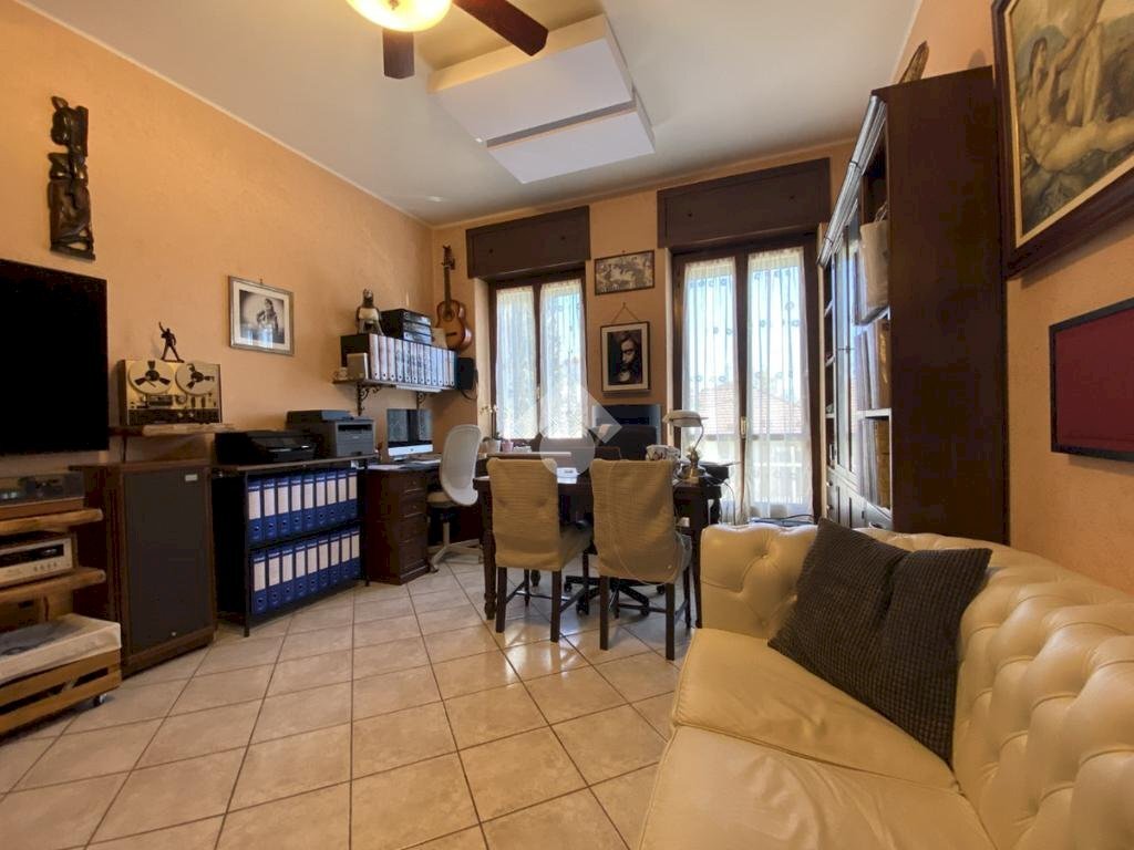 Four-room apartment Via san rocco, Grugliasco - photo 2