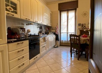 Four-room apartment Via san rocco, Grugliasco - photo 2