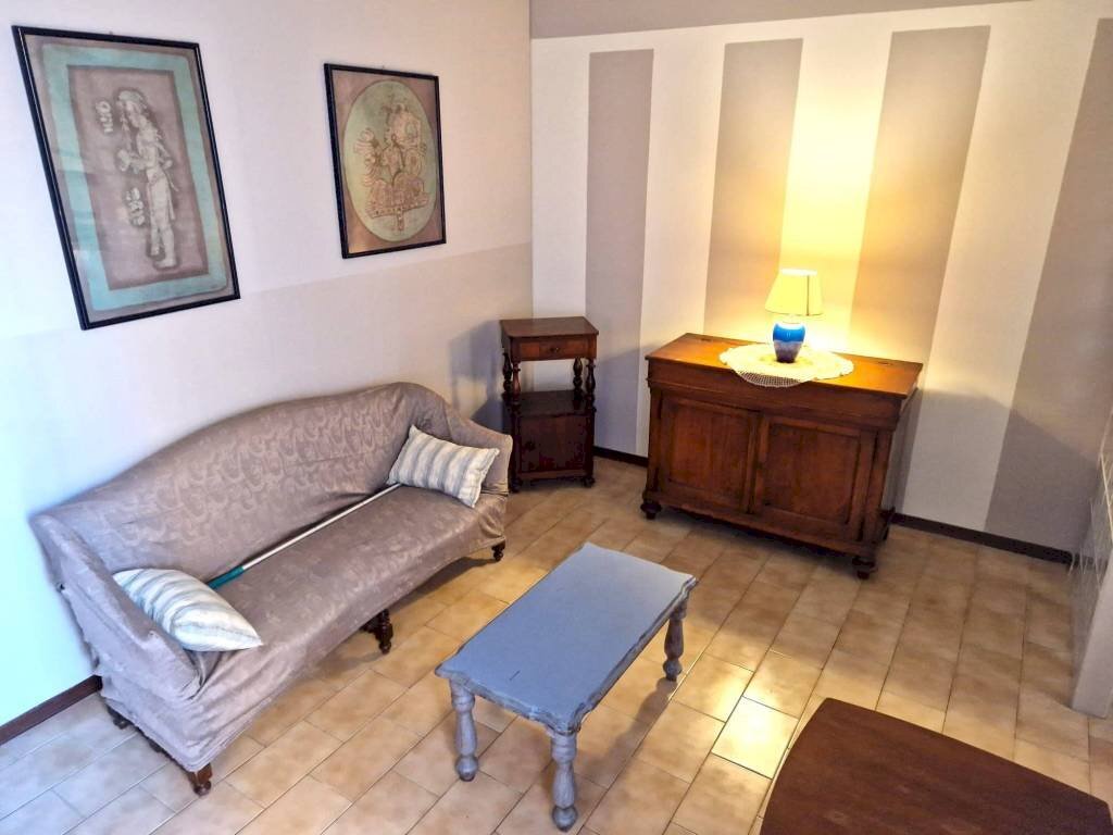 Studio - Bilocale via Sant'Isaia, 34, Bologna (zona Centro Storico) - foto 3
