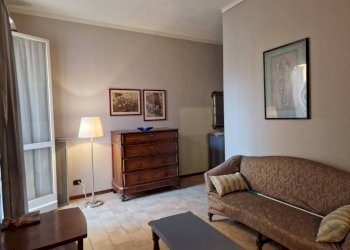 Salone - Bilocale via Sant'Isaia, 34, Bologna (zona Centro Storico) - foto 31