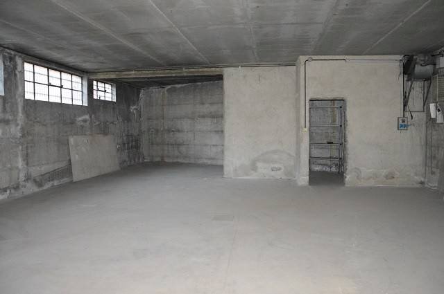 Magazzino - Warehouse via Monterosso, Cardano al Campo - photo 2