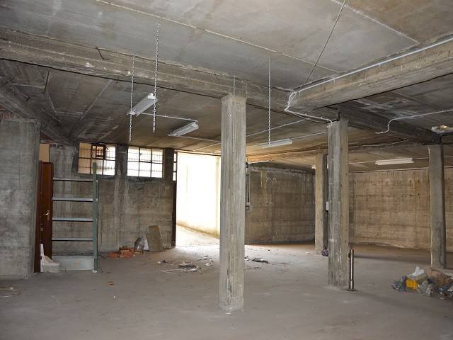 Magazzino - Warehouse via Monterosso, Cardano al Campo - photo 3
