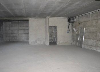 Magazzino - Warehouse via Monterosso, Cardano al Campo - photo 8