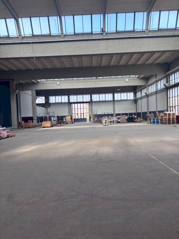 Interno non residenziale - Negozio via Filippo Turati, 35, San Martino Siccomario - foto 1