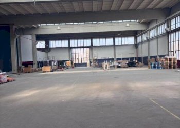 Interno non residenziale - Negozio via Filippo Turati, 35, San Martino Siccomario - foto 1