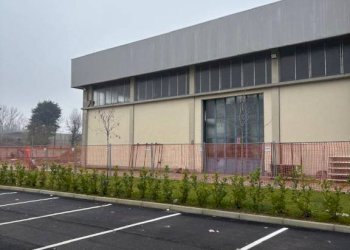 Facciata - Negozio via Filippo Turati, 35, San Martino Siccomario - foto 10