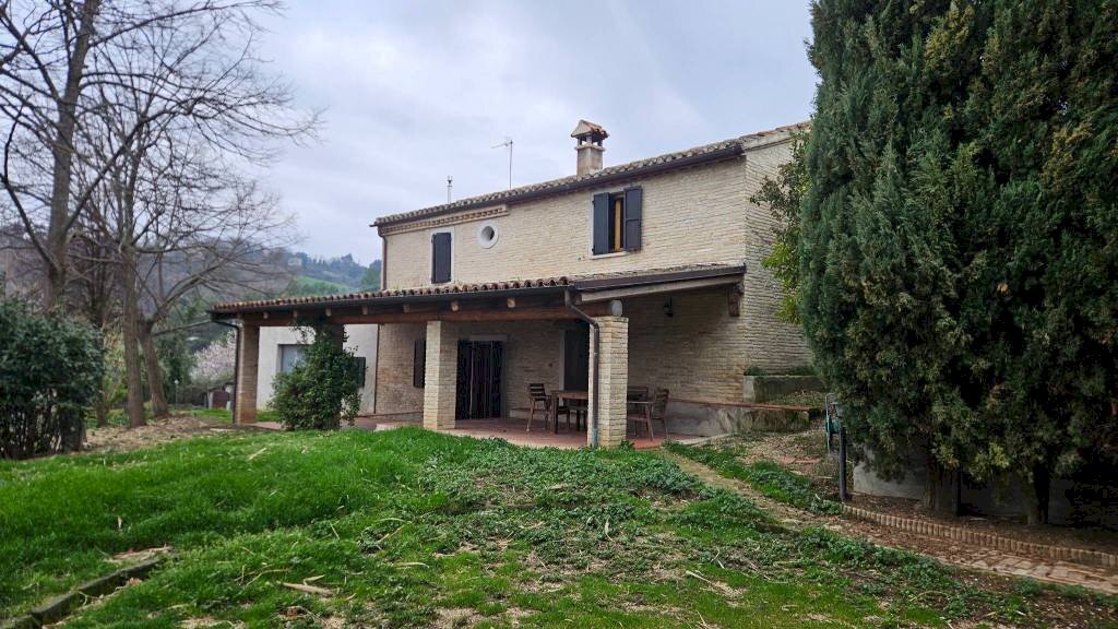 Giardino - Rustico strada Nazionale Flaminia, 124E, Fano - foto 1