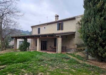 Giardino - Rustico strada Nazionale Flaminia, 124E, Fano - foto 1