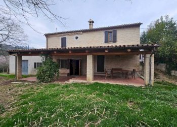 Facciata - Rustico strada Nazionale Flaminia, 124E, Fano - foto 4