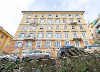 Facciata - Trilocale via Aldo Acquarone, Genova (zona Castelletto) - foto 6