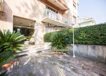 Ingresso - Appartamento viale Arezzo, Genova (zona Albaro) - foto 49