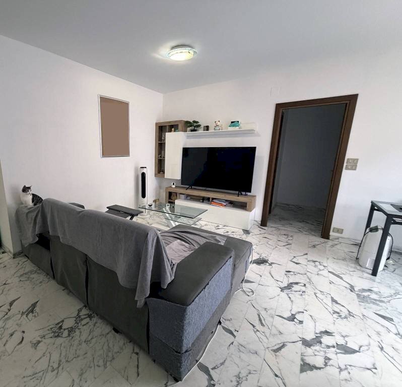 Salone - Appartamento via Raffaele Ricca, 16, Genova (zona Marassi) - foto 2