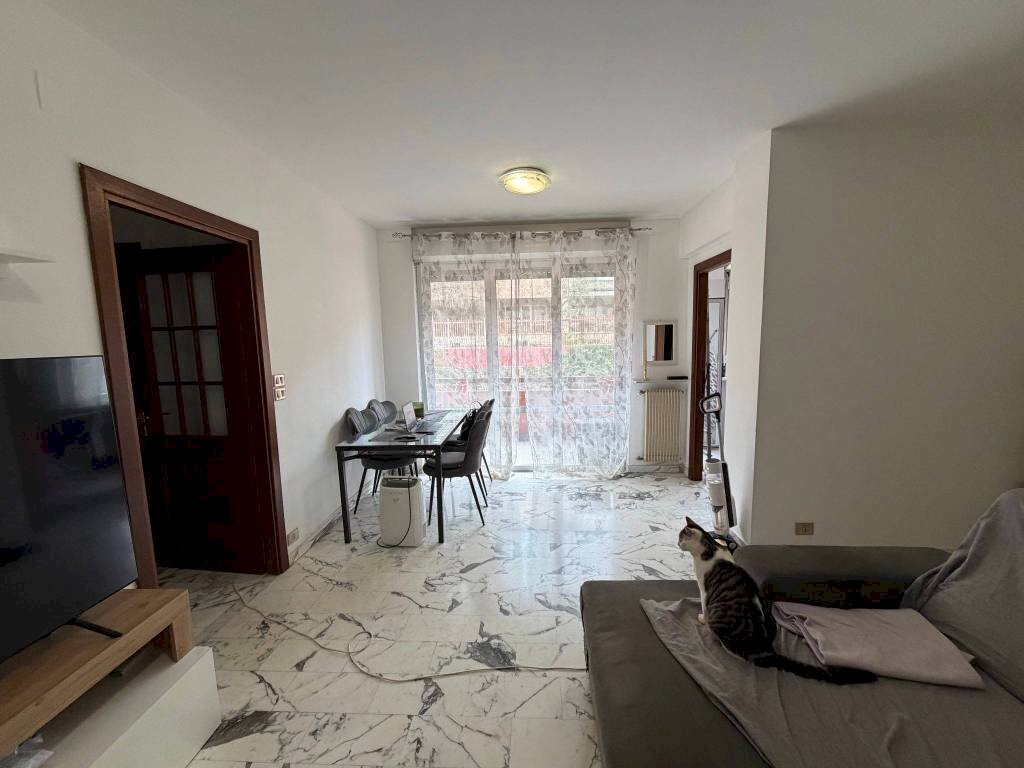 Salone - Appartamento via Raffaele Ricca, 16, Genova (zona Marassi) - foto 3