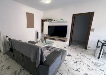 Salone - Appartamento via Raffaele Ricca, 16, Genova (zona Marassi) - foto 2