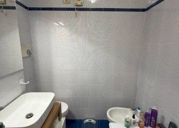 Bagno - Appartamento via Raffaele Ricca, 16, Genova (zona Marassi) - foto 13