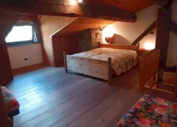 Camera da letto - Three-room apartment Frazione Carrè, 6, Rhemes-Notre-Dame - photo 35