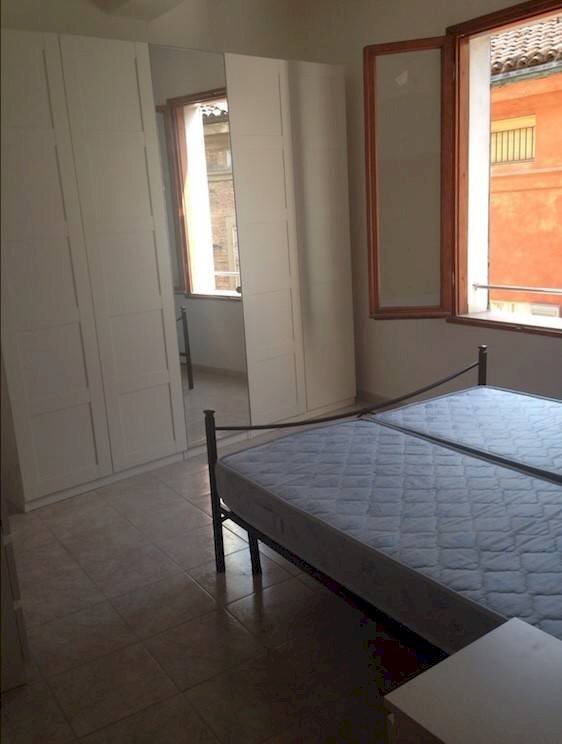 Camera da letto - Four-room apartment via Trivellari, Modena (neighborhood Centro Storico) - photo 3