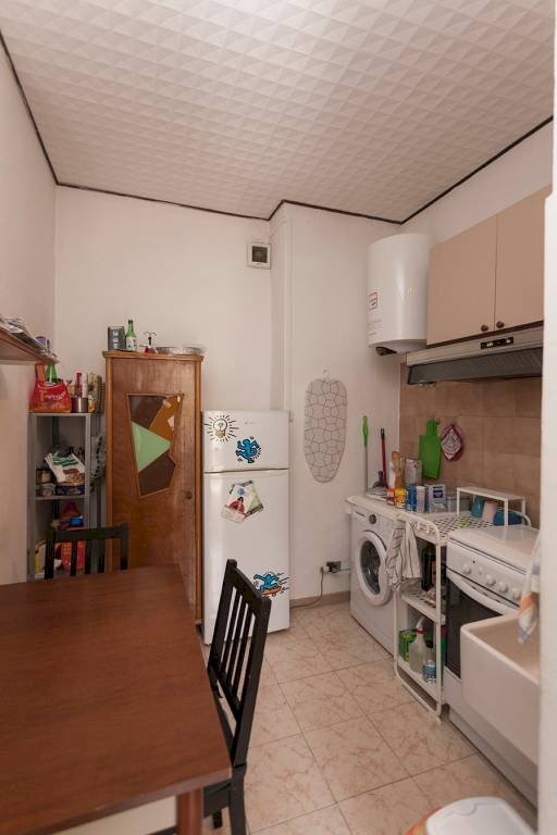 Cucina - Appartamento via Claudio Luigi Berthollet, 42, Torino (zona San Salvario) - foto 3