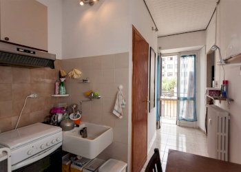 Cucina - Appartamento via Claudio Luigi Berthollet, 42, Torino (zona San Salvario) - foto 6