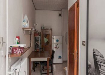 Corridoio - Appartamento via Claudio Luigi Berthollet, 42, Torino (zona San Salvario) - foto 7