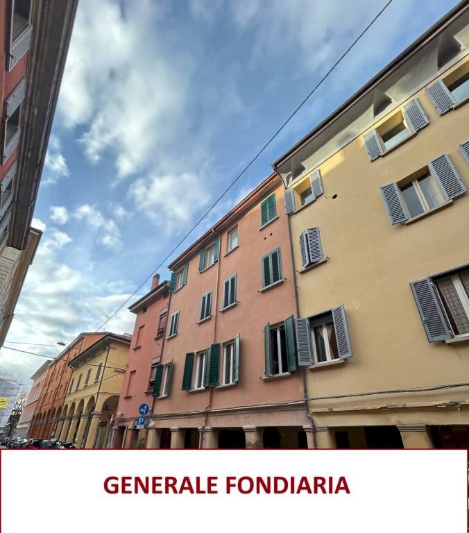 Facciata - Quadrilocale via Solferino, Bologna (zona Colli) - foto 1