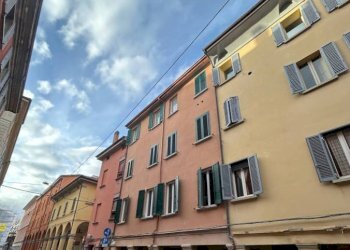 Facciata - Quadrilocale via Solferino, Bologna (zona Colli) - foto 1