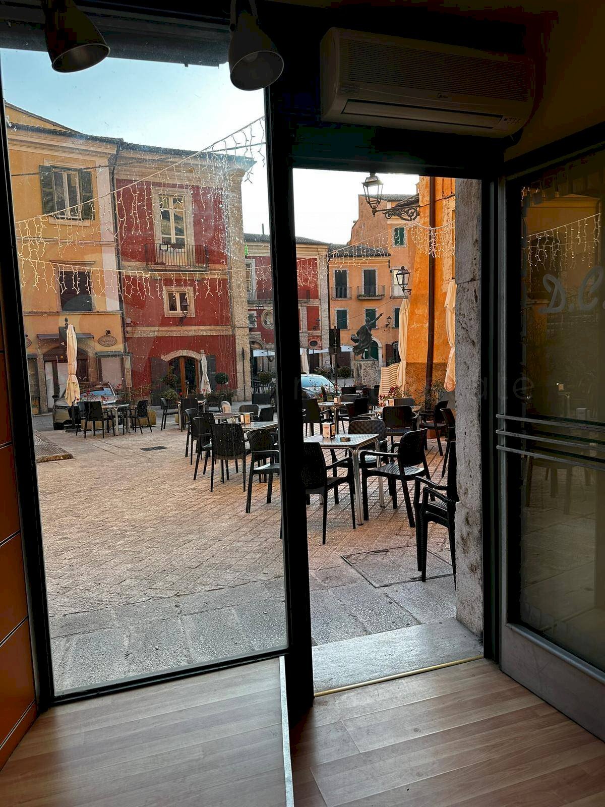 Foto 2 - Locale Commerciale Piazza Municipio
 
10, Arpino - foto 2