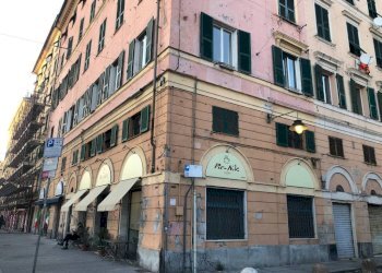 Facciata - Quadrilocale via Antonio Gramsci, 21, Genova (zona Centro Storico) - foto 1