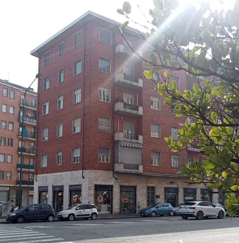 stabile - Trilocale corso Vercelli, 164, Torino (zona Rebaudengo) - foto 2