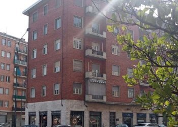 stabile - Trilocale corso Vercelli, 164, Torino (zona Rebaudengo) - foto 2