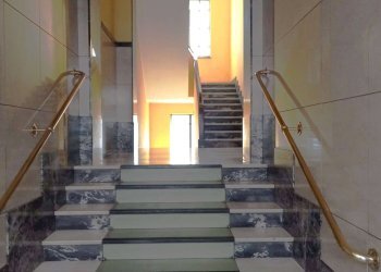 ingresso condominiale - Trilocale corso Vercelli, 164, Torino (zona Rebaudengo) - foto 4